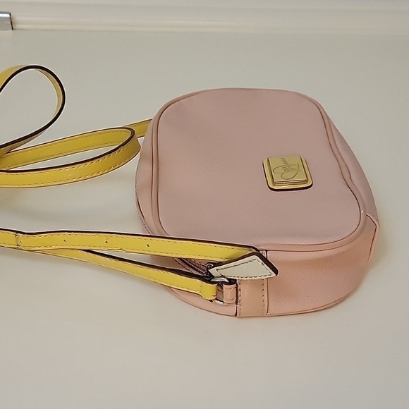 Vtg GUESS 1970s Pastel Pink Strap Camera Leandra Mini Crossbody Micro Bag - Picture 5 of 11